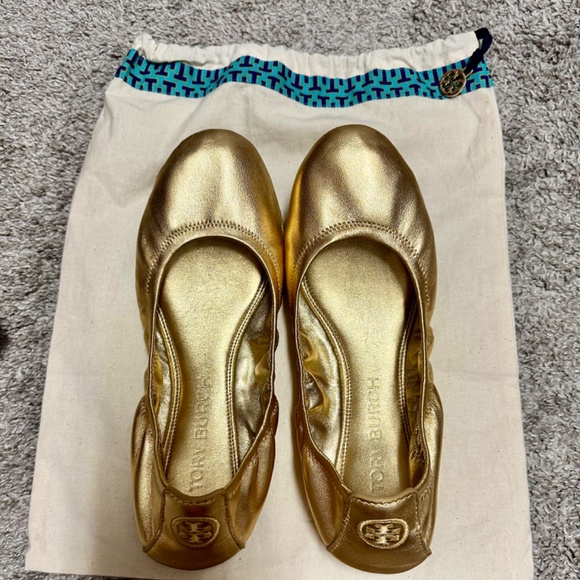 Tory Burch - Eddie Metallic Ballet Flat - Picture 2 of 15